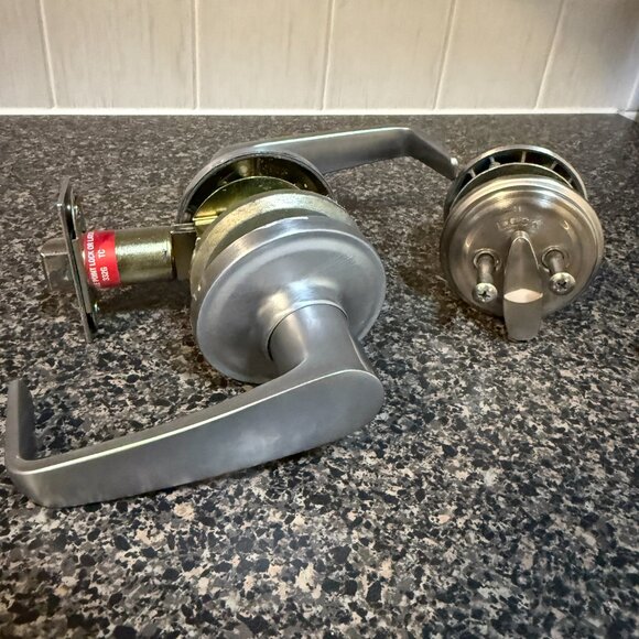 Weiser Exterior Door Handle and Deadbolt. - Picture 2 of 6